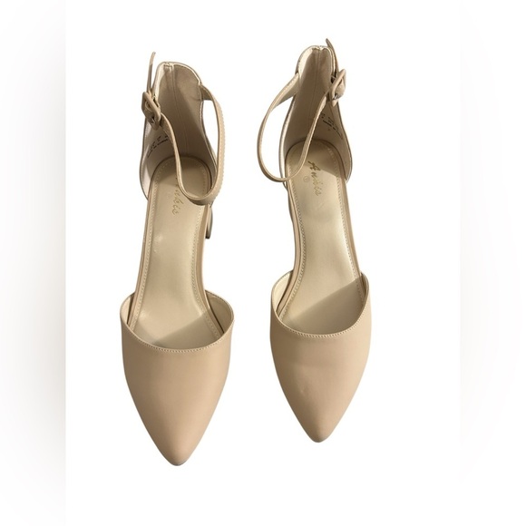 Ankis Shoes - Ankis Nude Pointed‑Toe Block Heel Pumps – Size 9 – Elegant & Versatile